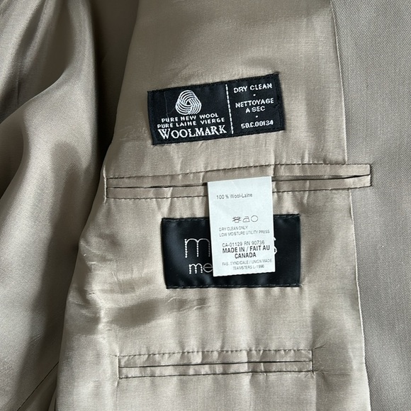 Calvin Klein suit coat, 42L, 100% wool.  New condition. - Picture 5 of 7